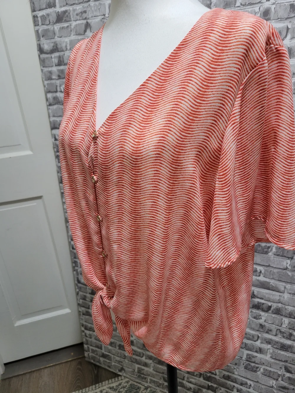 Michael Kors Coral Peachy Pink Wave Tie-Front V-Neck Blouse Size M